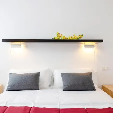 Guesthost - Nova Comfortable With Terrace 아파트 피렌체