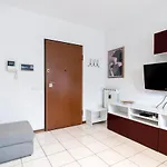 Guesthost - Nova Comfortable With Terrace דירה פירנצה